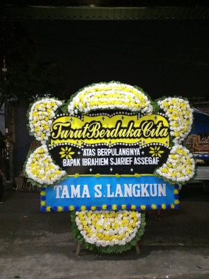 Papan Bunga Duka di Watervang